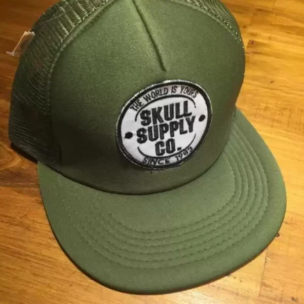 Gorra Trucker CNC The World is Yours