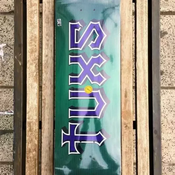 Deck Tuxs Maple Canadiense